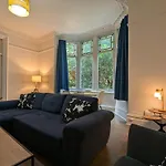 Elm Stays - Moseley Village