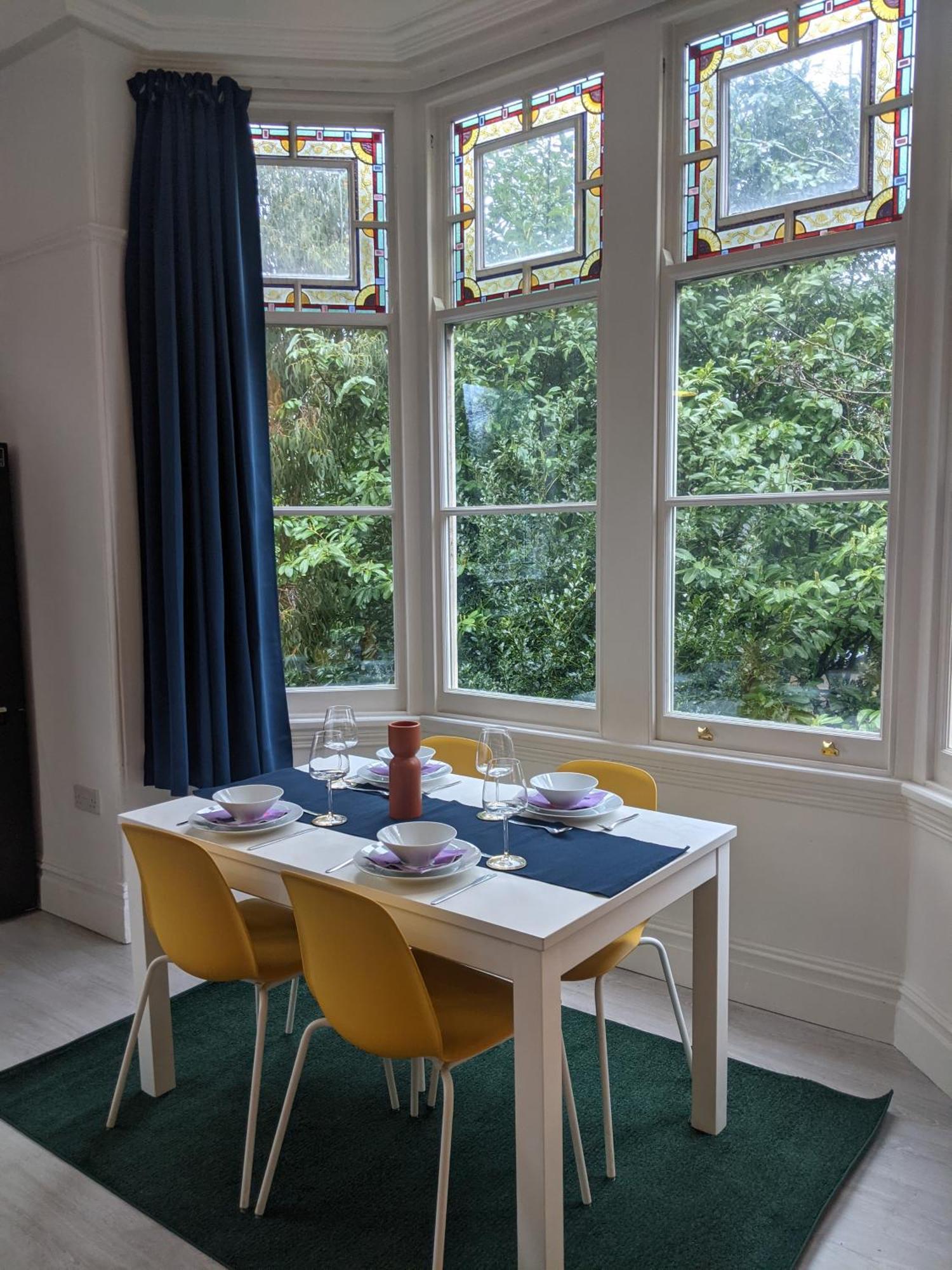 Elm - Moseley Village Apartment Birmingham
