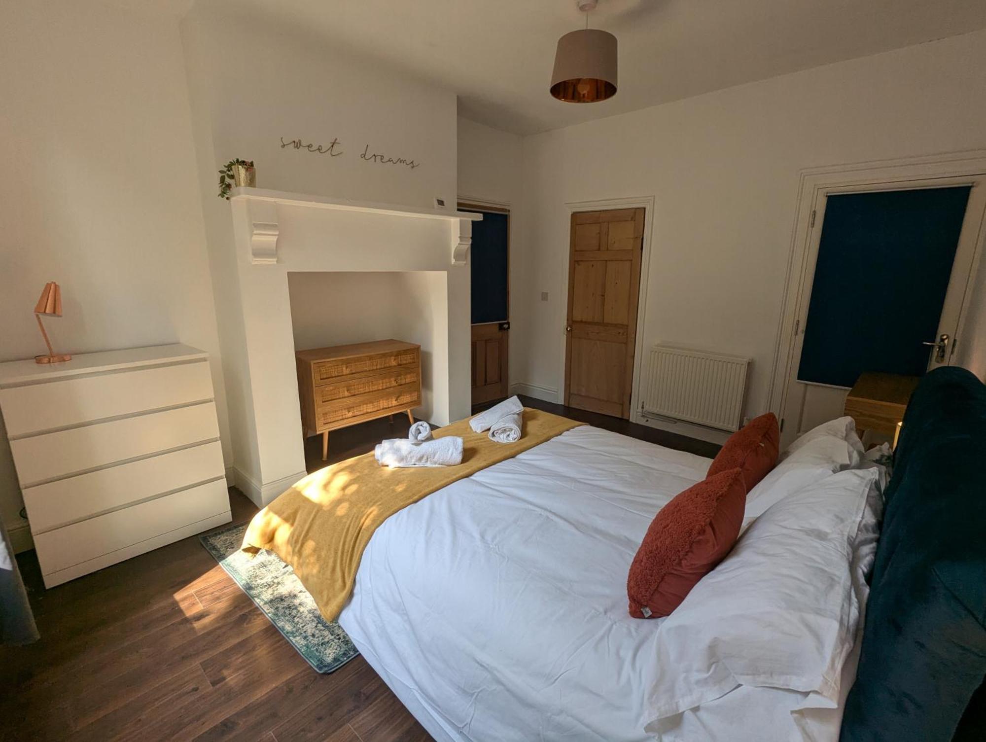 Elm - Moseley Village Apartment *