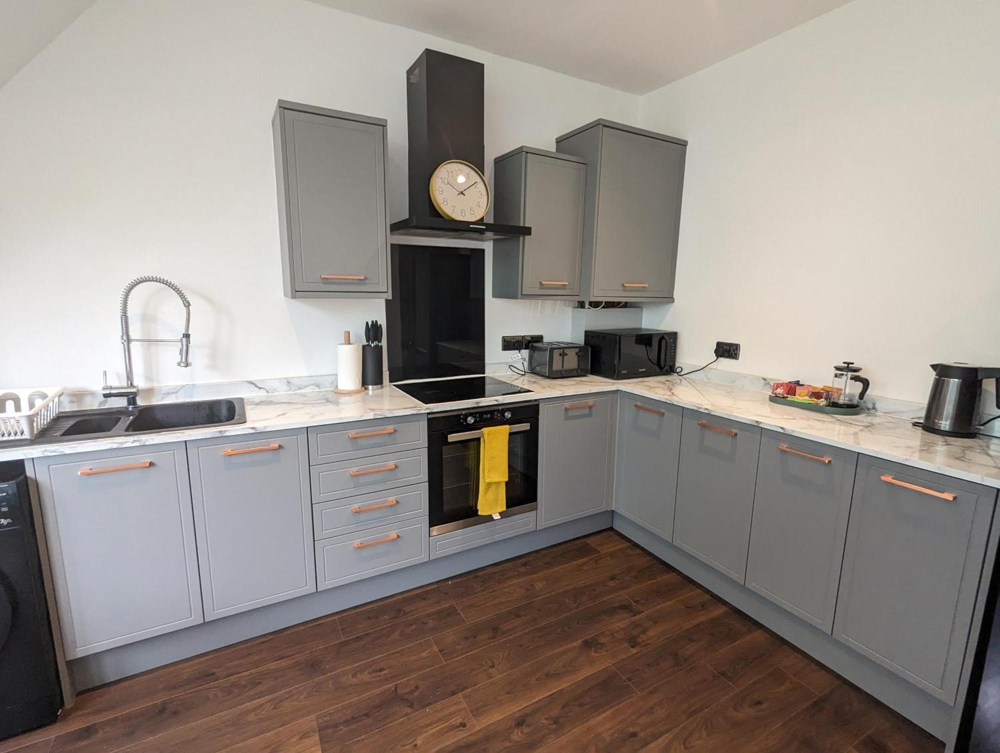 Elm - Moseley Village Apartment