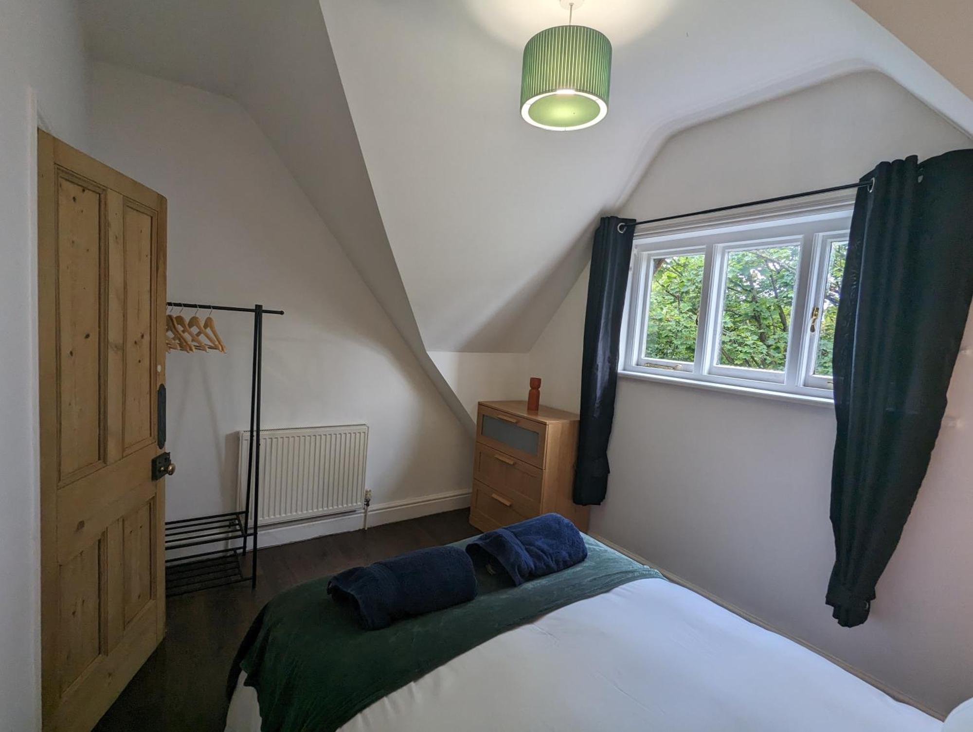 Elm - Moseley Village Apartment *