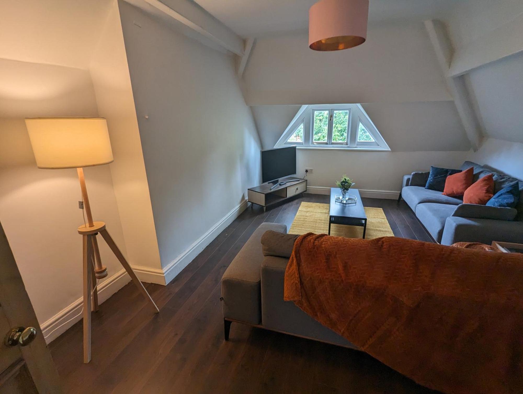 Elm - Moseley Village Apartment Birmingham